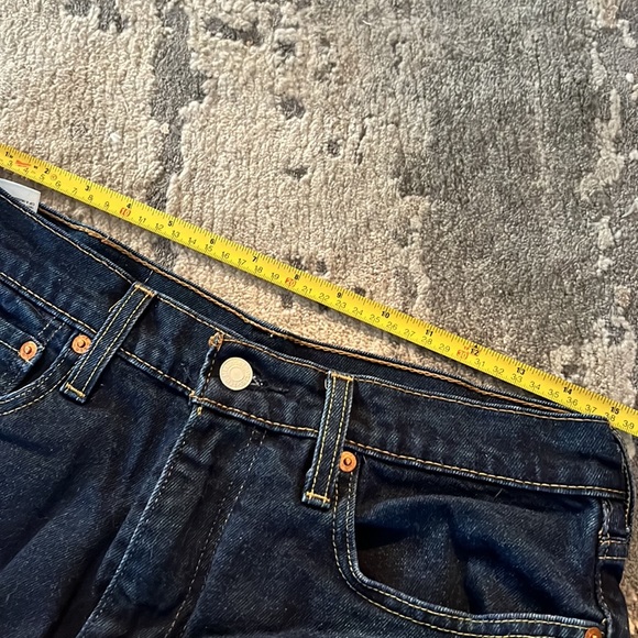 Levi cut off shorts size 31 waist - Picture 3 of 5